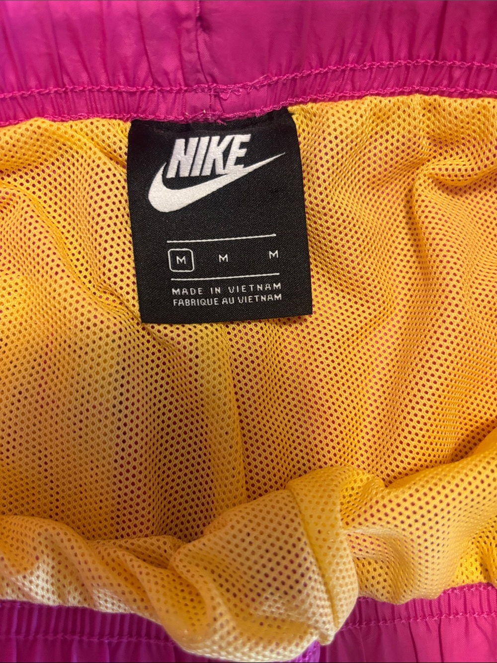 Nike Icon Clash Women’s Shorts Medium - Picture 2 of 12